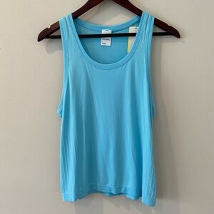 New All In Motion Women's Blue Tank Top Small Seamless Core Tank Perforated